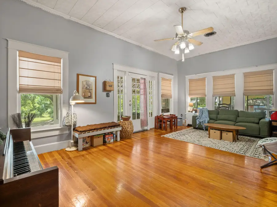 204 N 1st, Leesville, LA 71446 - #3