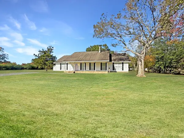 518 J P Calcote Rd, Leesville, LA 71446