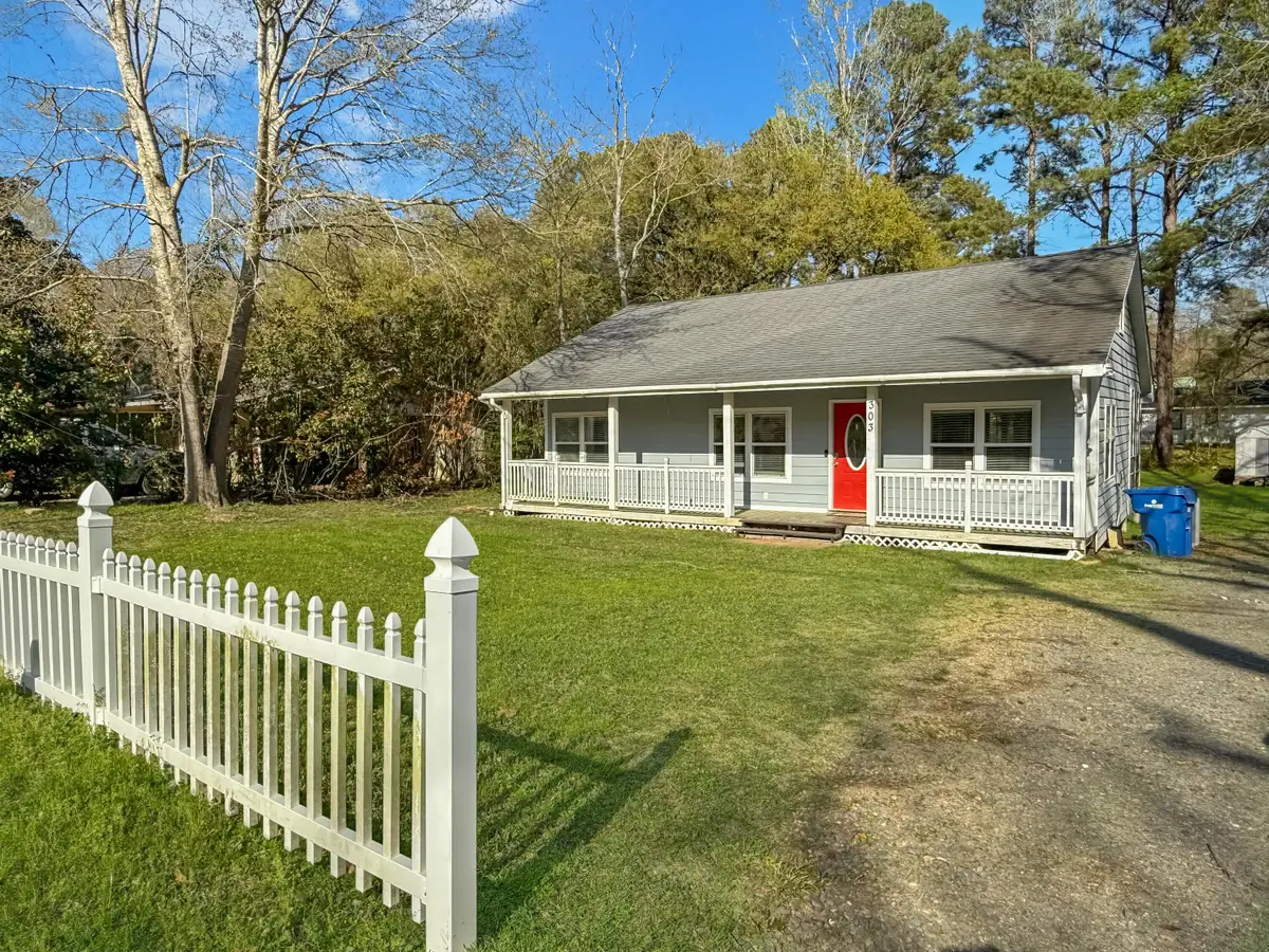 303 Knapp St, Leesville, LA 71446 - Image #1