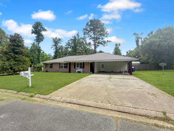1203 Rice, DeRidder, LA 70634
