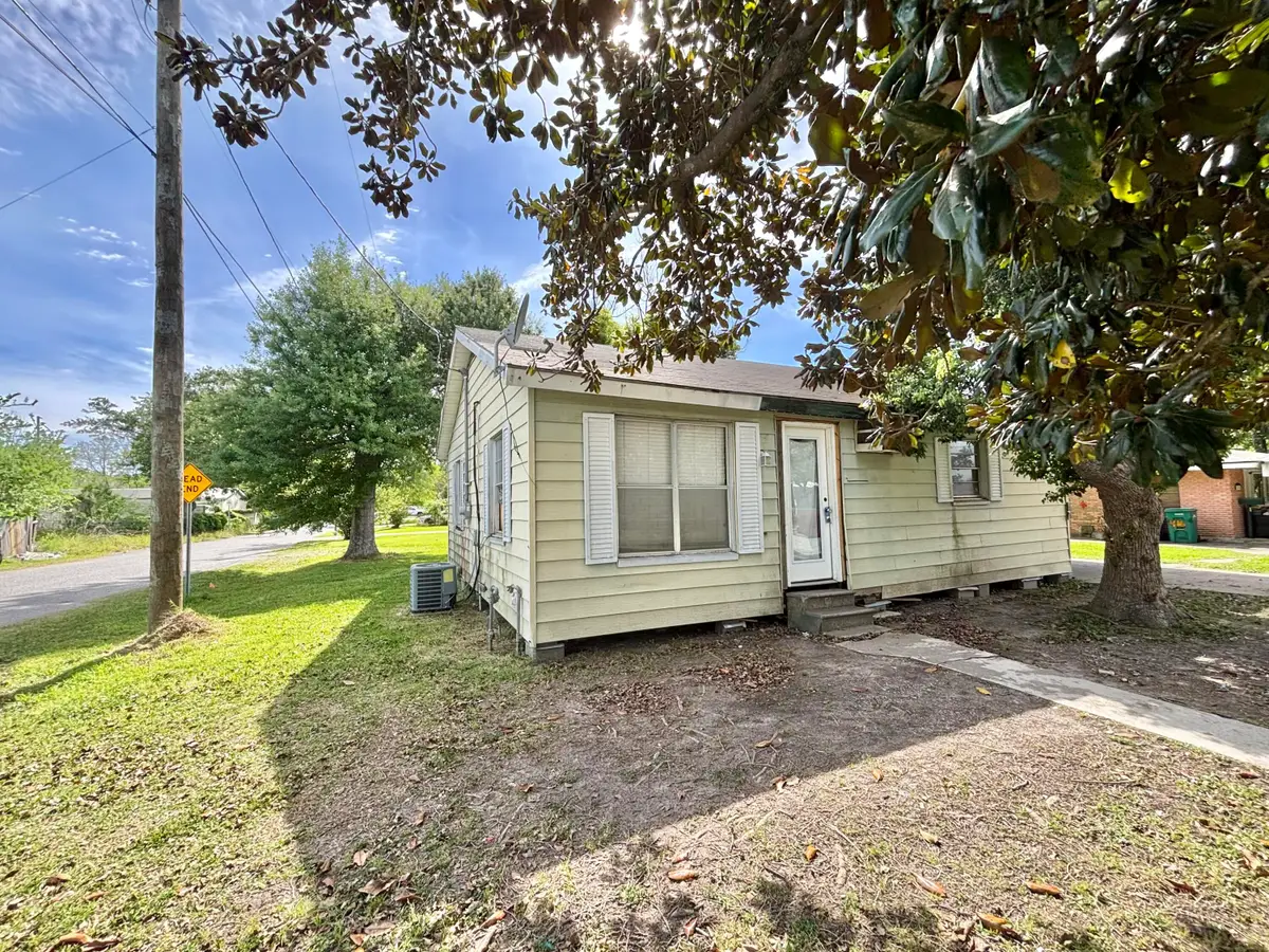418 N Claiborne St, Sulphur, LA 70663 - #1