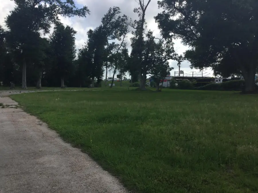 1802 E Prien Lake, Lake Charles, LA 70601 - #3