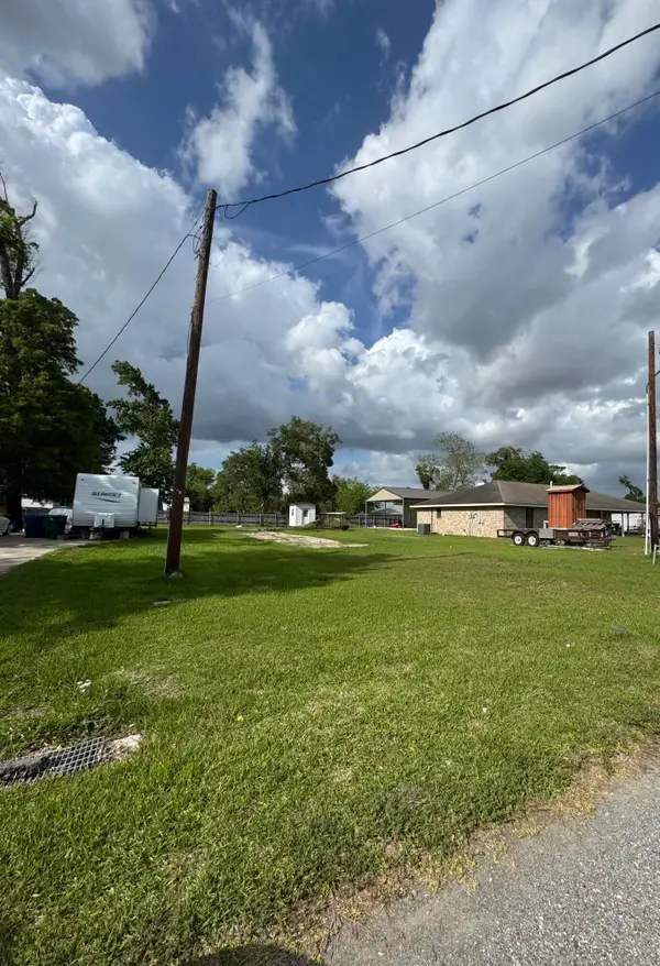 Royal Oak Ln, Sulphur, LA 70663