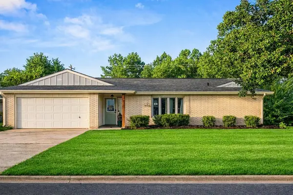 1016 Meadowbrook, DeRidder, LA 70634