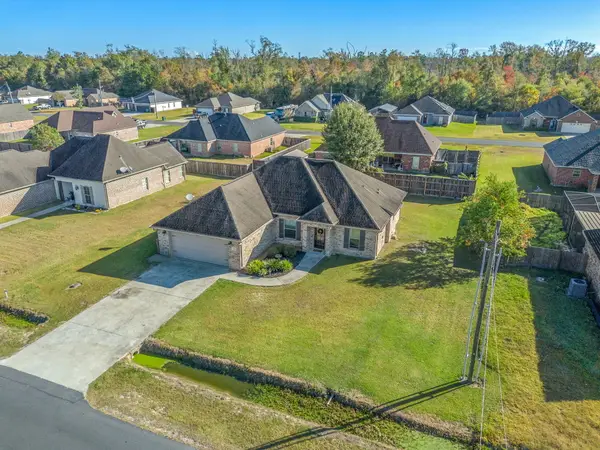 1018 Magdalena St, Sulphur, LA 70663