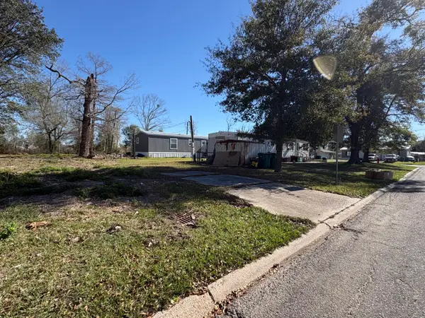 Live Oak St, Westlake, LA 70669