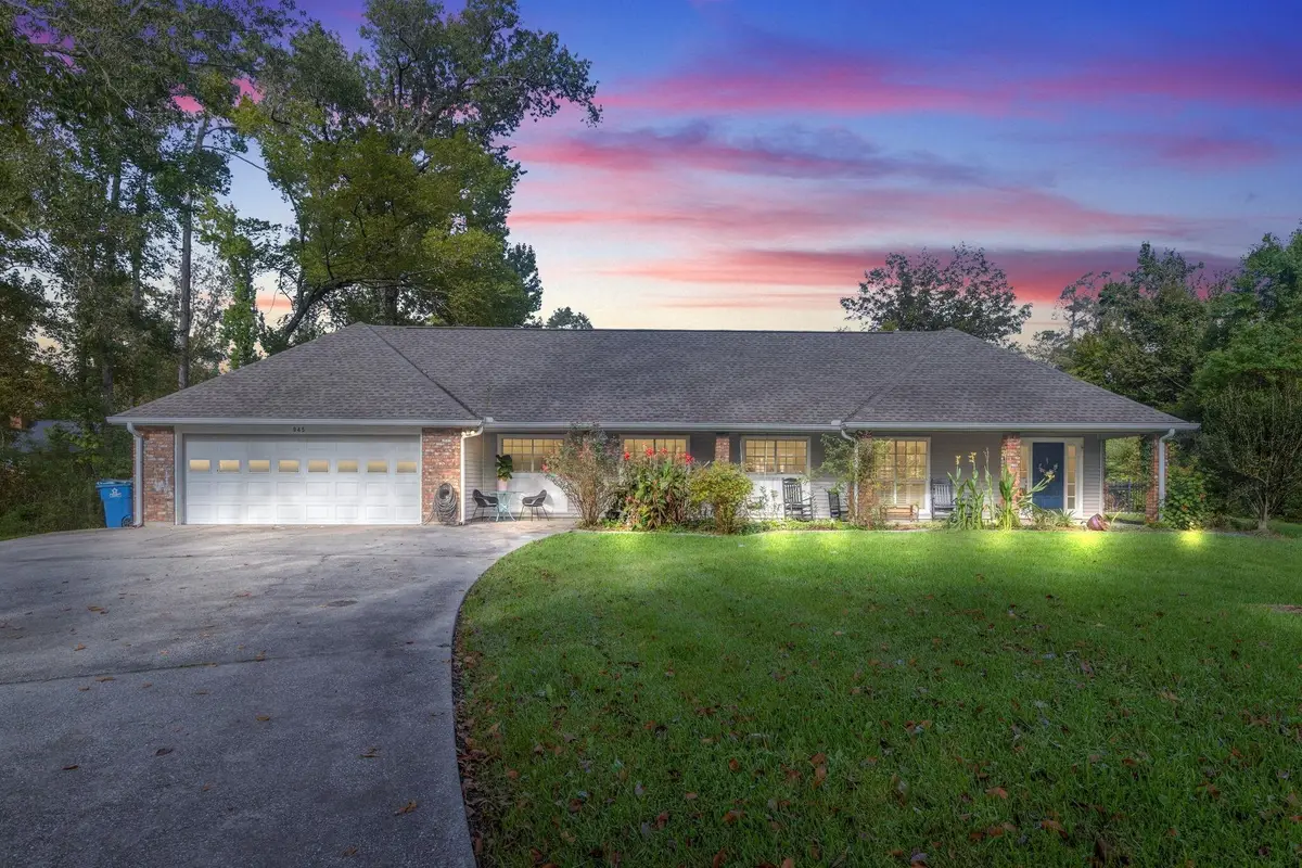 945 Tanglewood Dr, Lake Charles, LA 70611 - Image #1