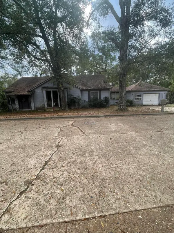 1050 Vandegaer Ave, Many, LA 71449