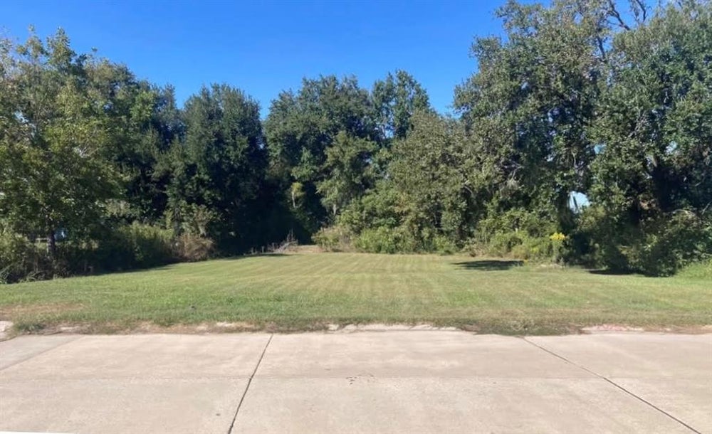 143 Pleasant Valley Drive, Des Allemands, LA 70030 BHGRE