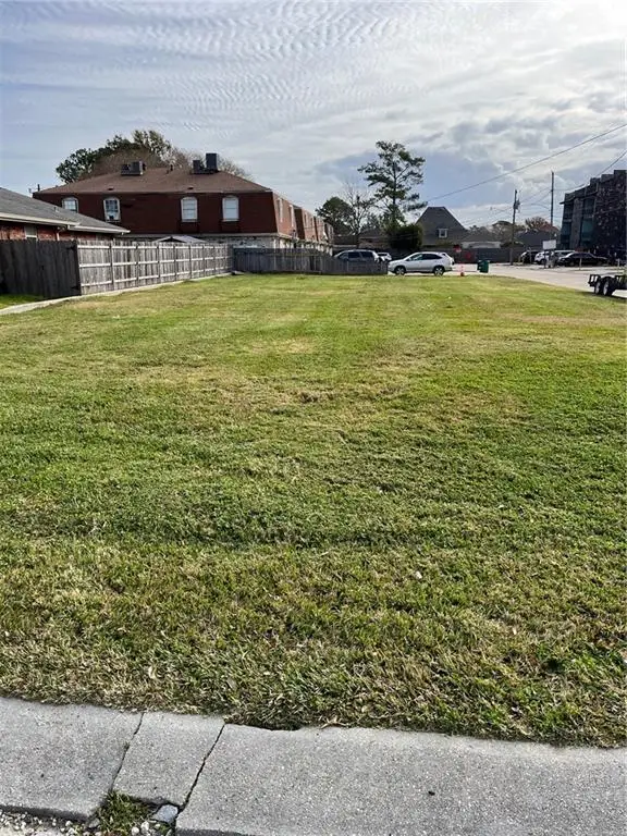 3701 Ridgelake Drive, Metairie, LA 70002