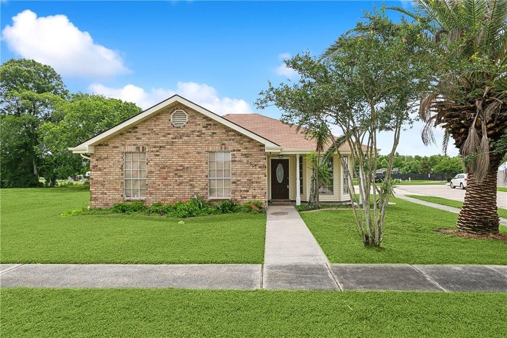 2901 Lakewood Drive, Violet, LA 70092 BHGRE