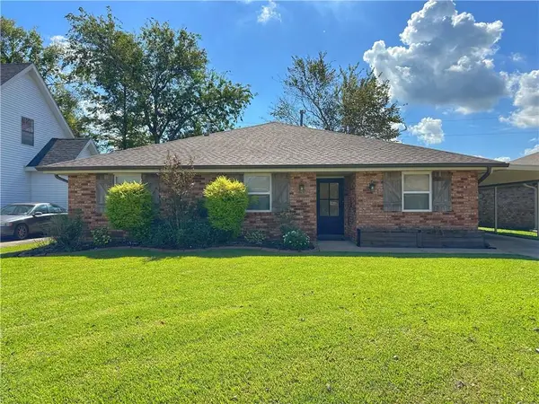 214 Ormond Village Drive, Destrehan, LA 70047