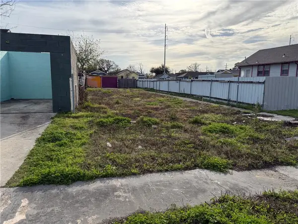 2327 Arts Street, New Orleans, LA 70117