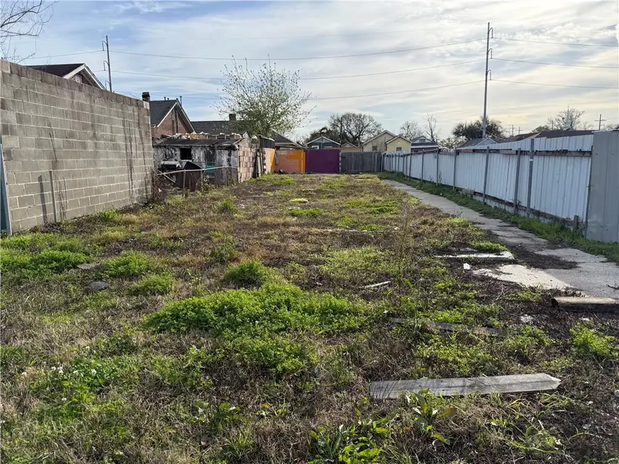 2327 Arts Street, New Orleans, LA 70117 - Image #2