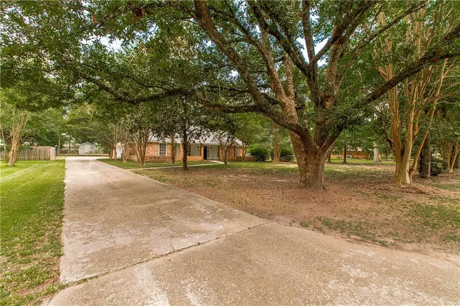 704 White Oak Drive, Denham Springs, LA 70726 - Image #2
