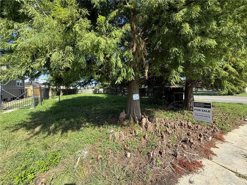 5240 Pasteur Boulevard, New Orleans, LA 70122 - Image #1