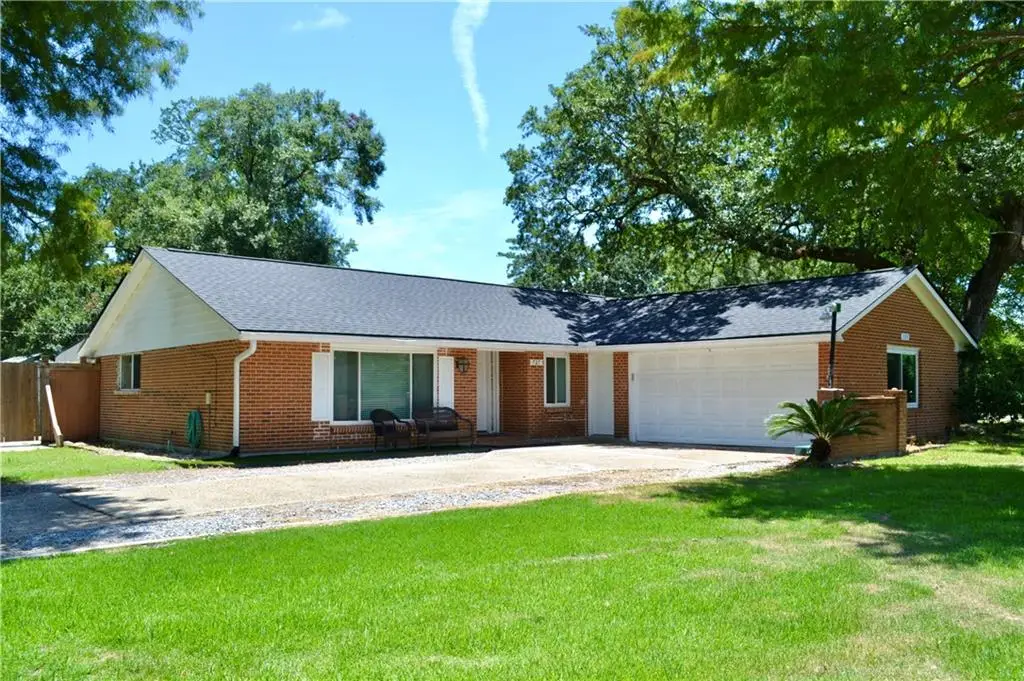 727 Hutchinson Street, Mandeville, LA 70448 - #1
