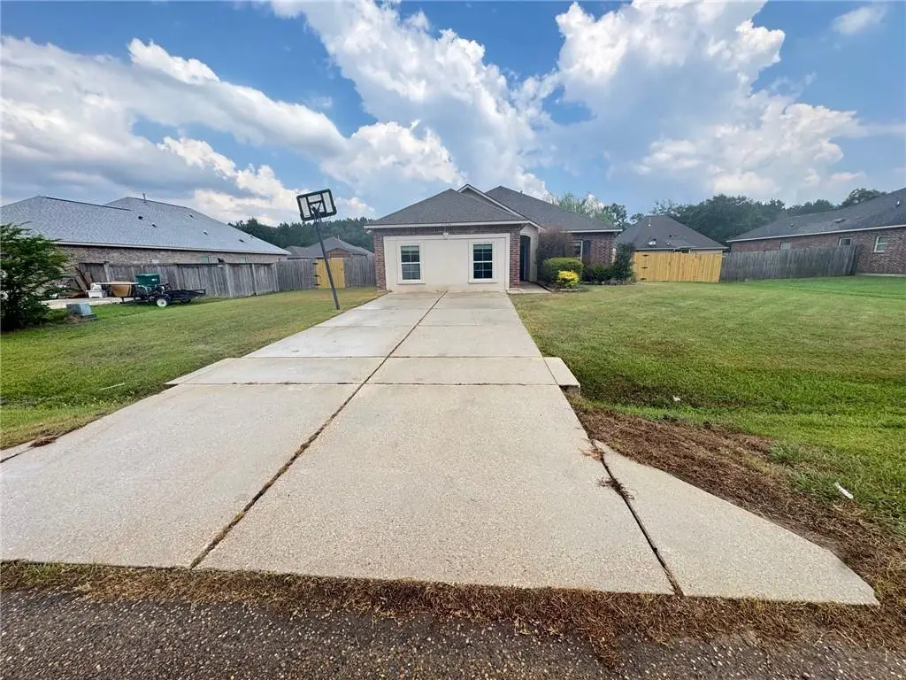 21326 Beau Chateau Boulevard, Ponchatoula, LA 70454 - Image #1