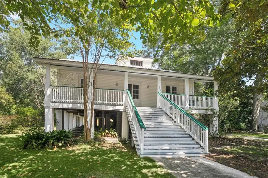 2527 Claiborne Street, Mandeville, LA 70448 - Image #2