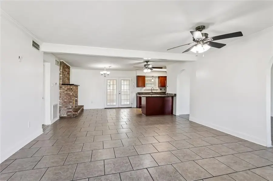 740 Huckleberry Lane, Terrytown, LA 70056 - Image #2