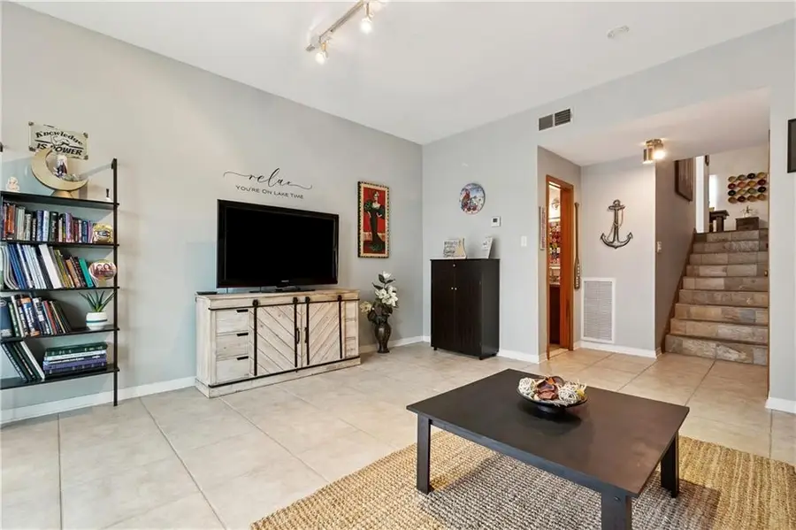 8654 Pontchartrain Boulevard #18, New Orleans, LA 70124 - #3