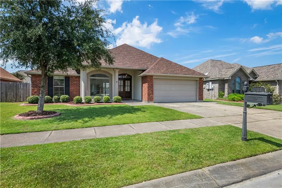 207 Laurel Oak Drive, Saint Rose, LA 70087 - Image #2