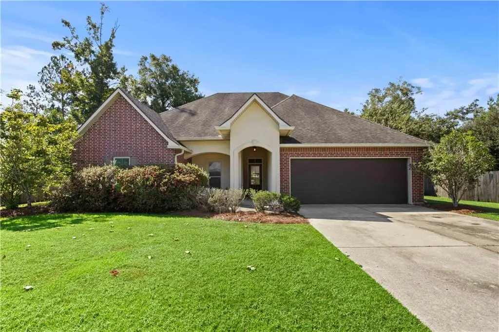 911 Woodsprings Court, Covington, LA 70433 - Image #1