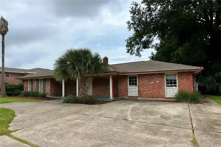 5705 W Esplanade Avenue, Metairie, LA 70003 - Image #2