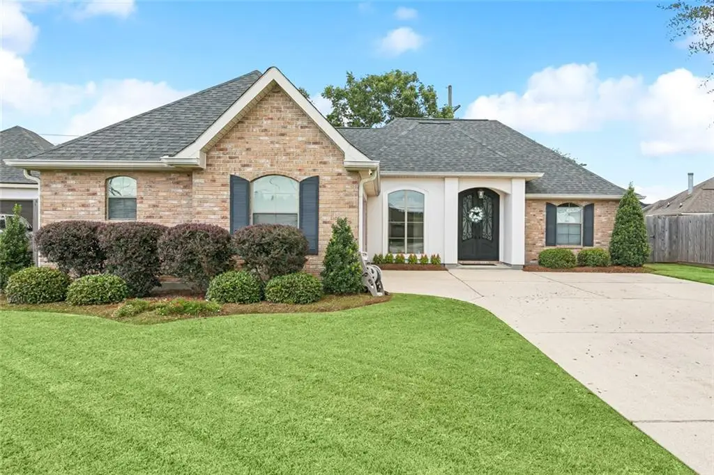 402 South Pin Oak Drive, Saint Rose, LA 70087 - Image #1