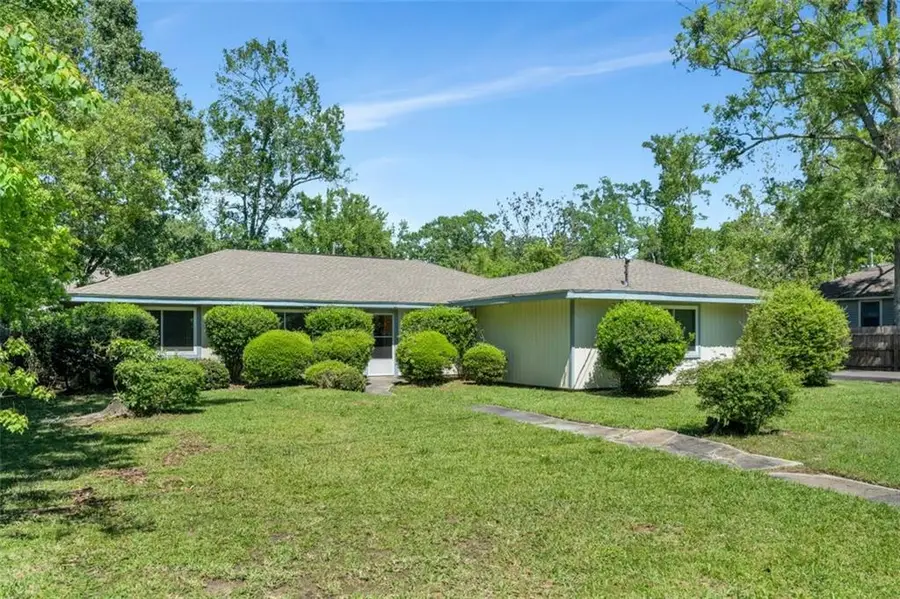 1843 Montgomery Street, Mandeville, LA 70448 - Image #2