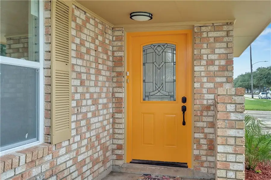 7535 Vanderkloot Avenue, New Orleans, LA 70127 - Image #3