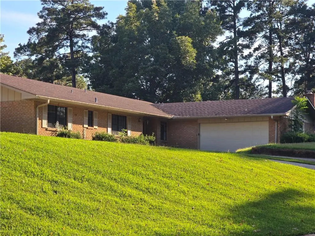 110 E Deer Creek East Drive, Pineville, LA 71360 - Image #1