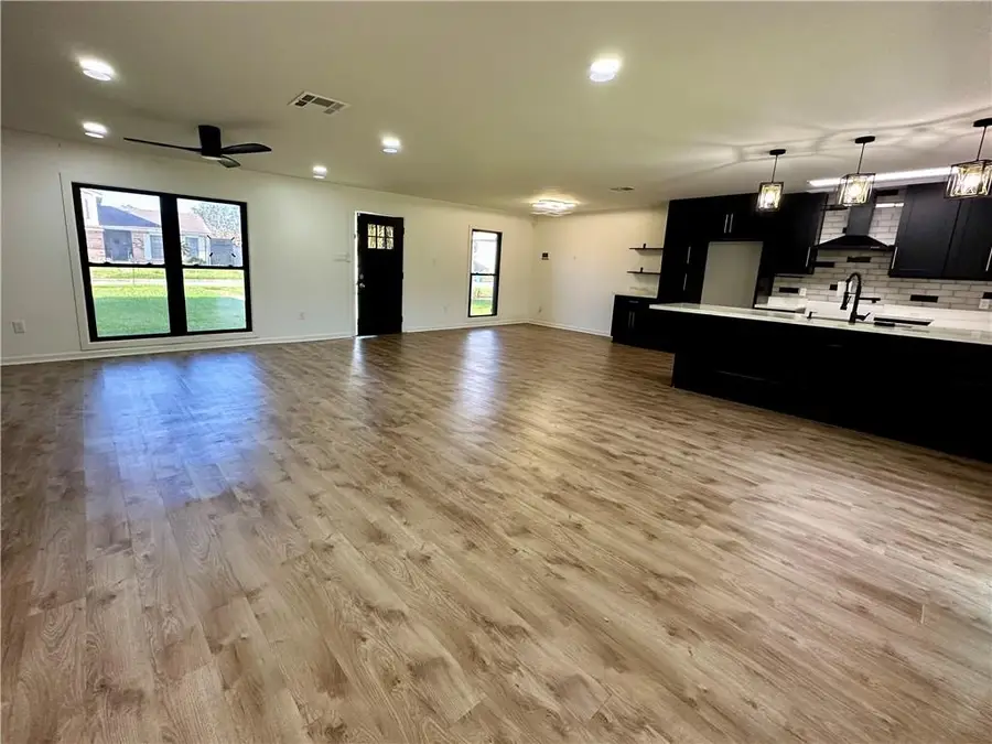 3837 Eastview Drive, Harvey, LA 70058 - Image #3