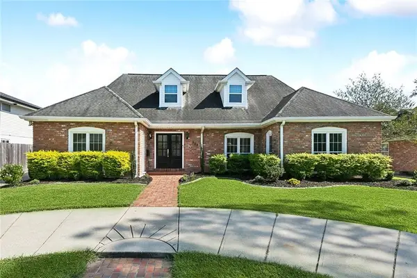 921 Christana Place, Gretna, LA 70056