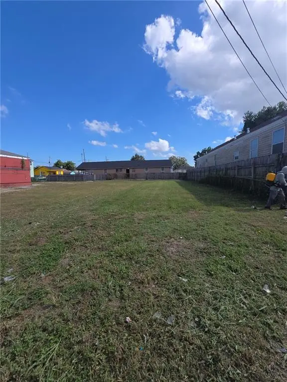 8827 Olive Street, New Orleans, LA 70118