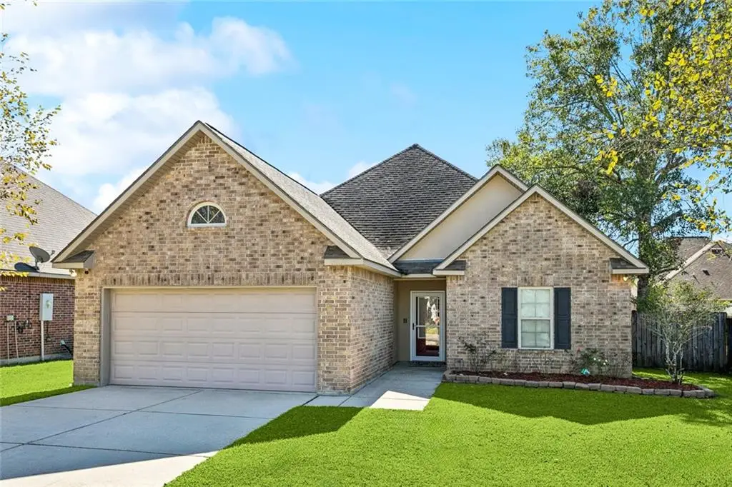 20278 Bella Gardens Circle, Ponchatoula, LA 70454 - Image #1