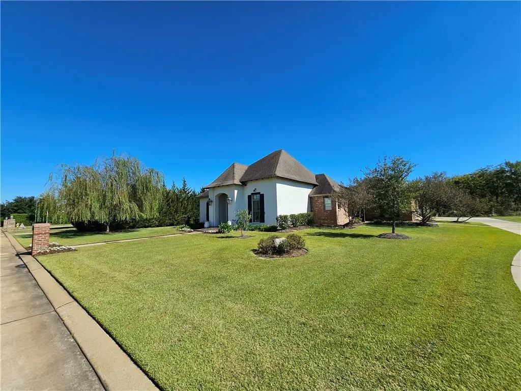 6713 Taylor Oaks Drive, Alexandria, LA 71303 - Image #1