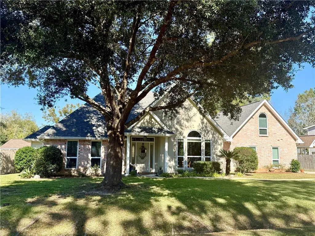 205 Woodcrest Drive, Covington, LA 70433 - Image #1