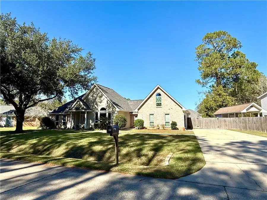 205 Woodcrest Drive, Covington, LA 70433 - Image #2