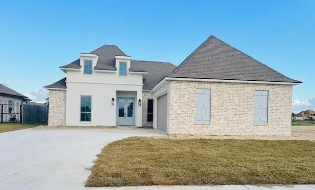 225 Cove Pointe Drive, Luling, LA 70070 - Image #1