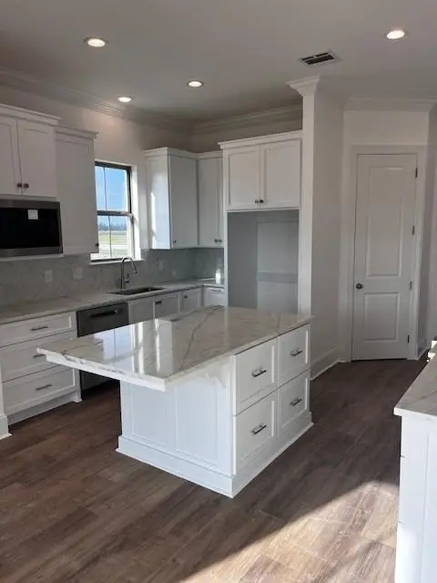 225 Cove Pointe Drive, Luling, LA 70070 - Image #3