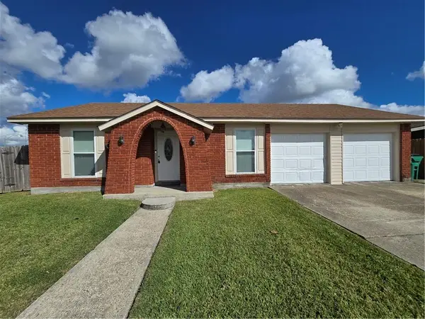 101 St James Drive, Gretna, LA 70056