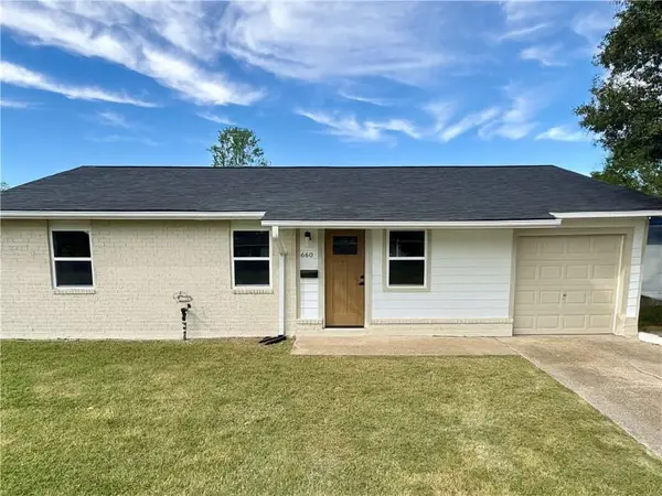 660 Grovewood Drive, Gretna, LA 70056