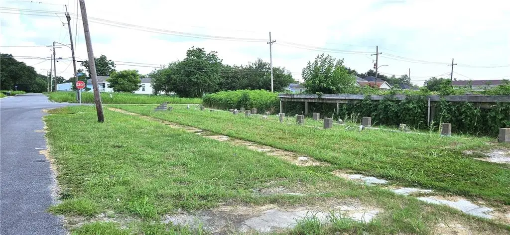 2301 Flood Street, New Orleans, LA 70117 - Image #1