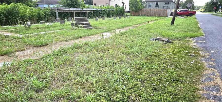 2301 Flood Street, New Orleans, LA 70117 - Image #2