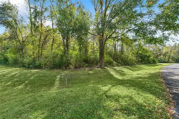 11 Azalea Place, New Orleans, LA 70131