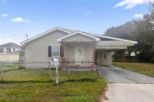 2037 Licciardi Lane, Violet, LA 70092