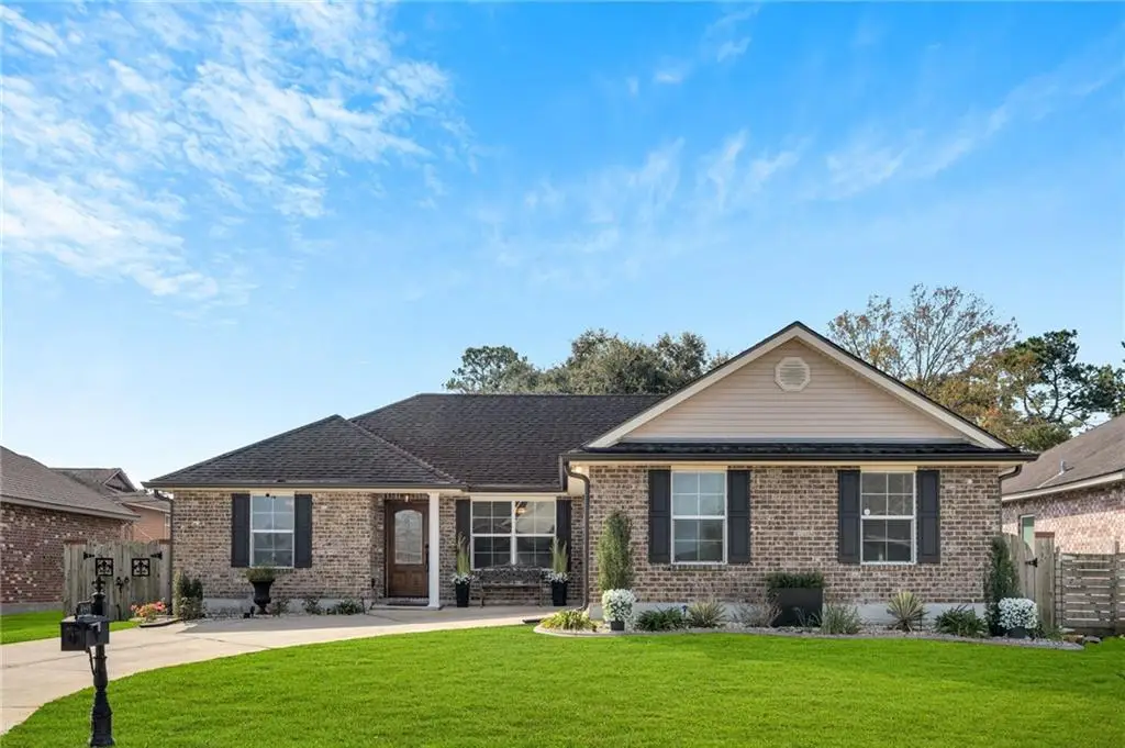 2446 Ave Mont Martre Avenue, Terrytown, LA 70056 - Image #1