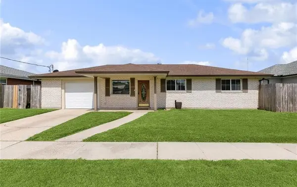 2716 Volpe Drive, Chalmette, LA 70043