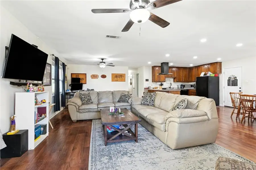 2049 Laurel Avenue, Gretna, LA 70056 - Image #3